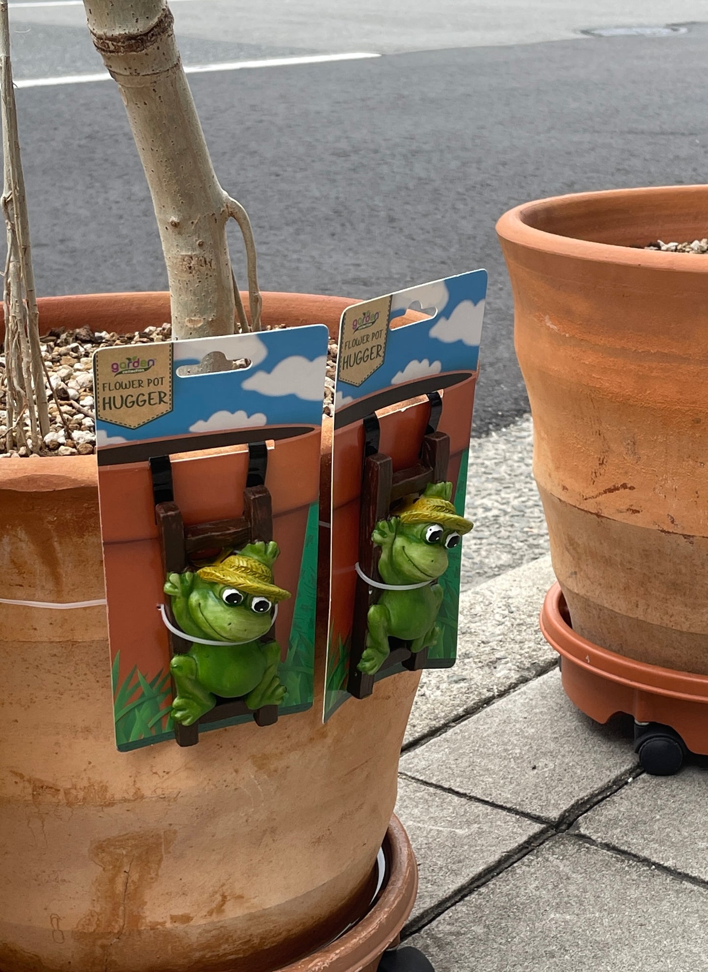 Flower Pot Hugger frog / カエル植木鉢ハンガー