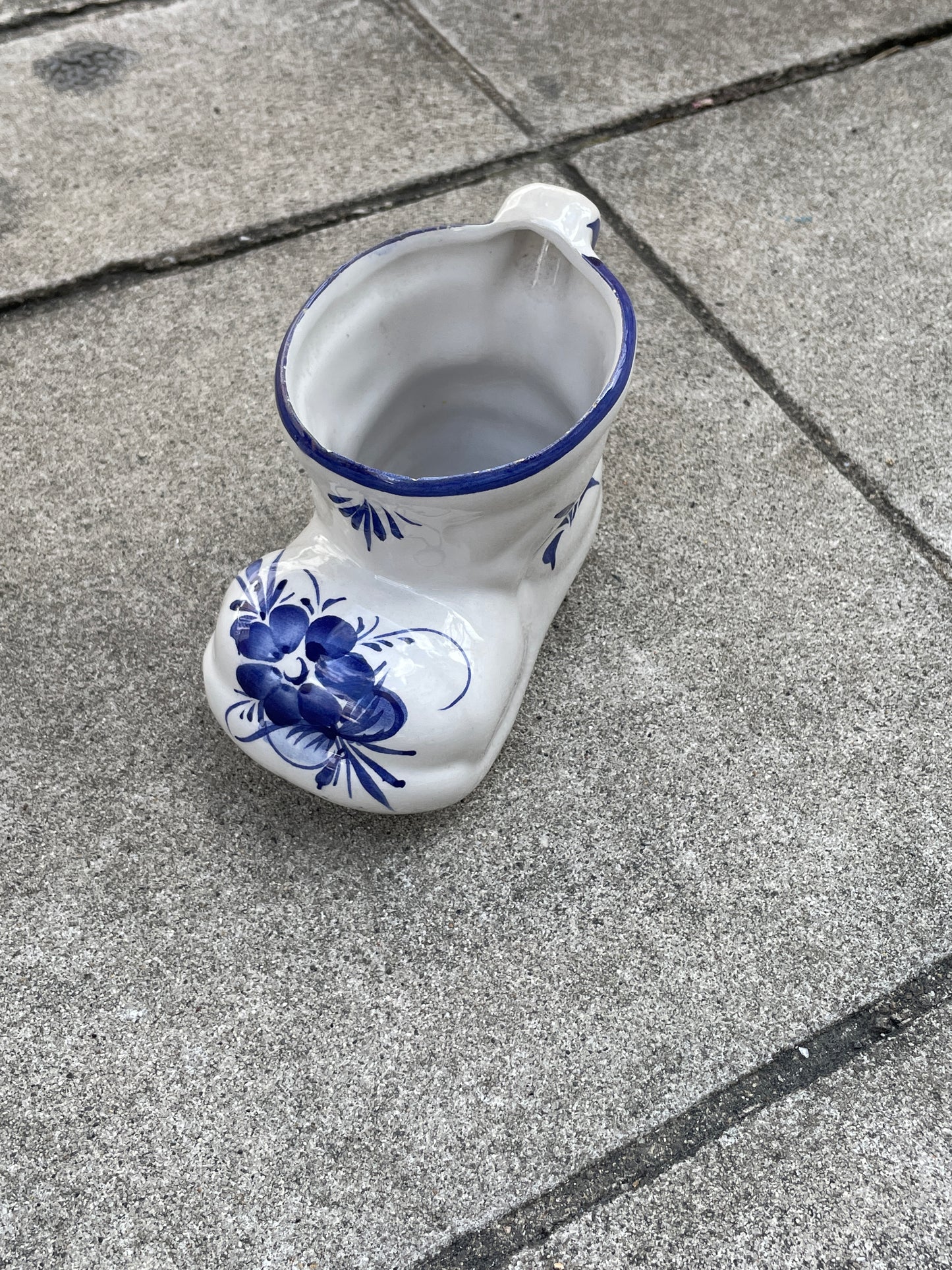 Foot vase