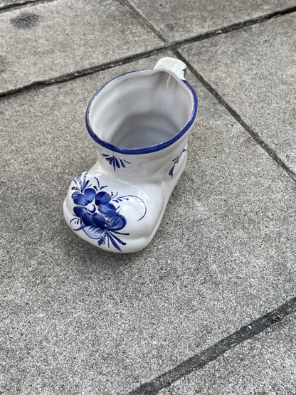 Foot vase